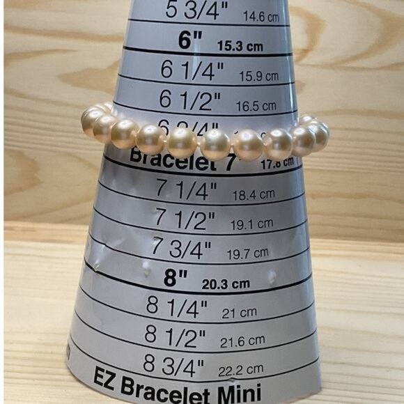 Pink Pearl Magnetic Silver Closure Beaded Bracelet - Picture 2 of 3